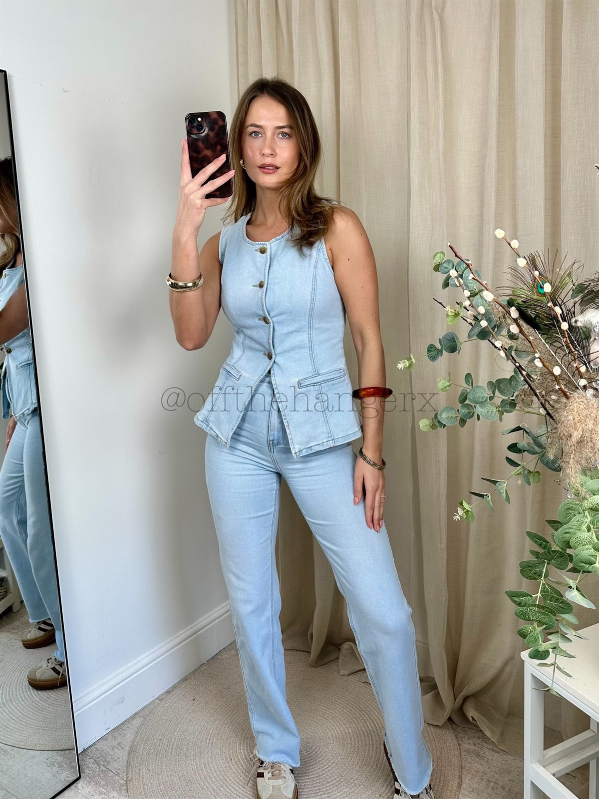 ELLIE LIGHT WASH DENIM JEANS