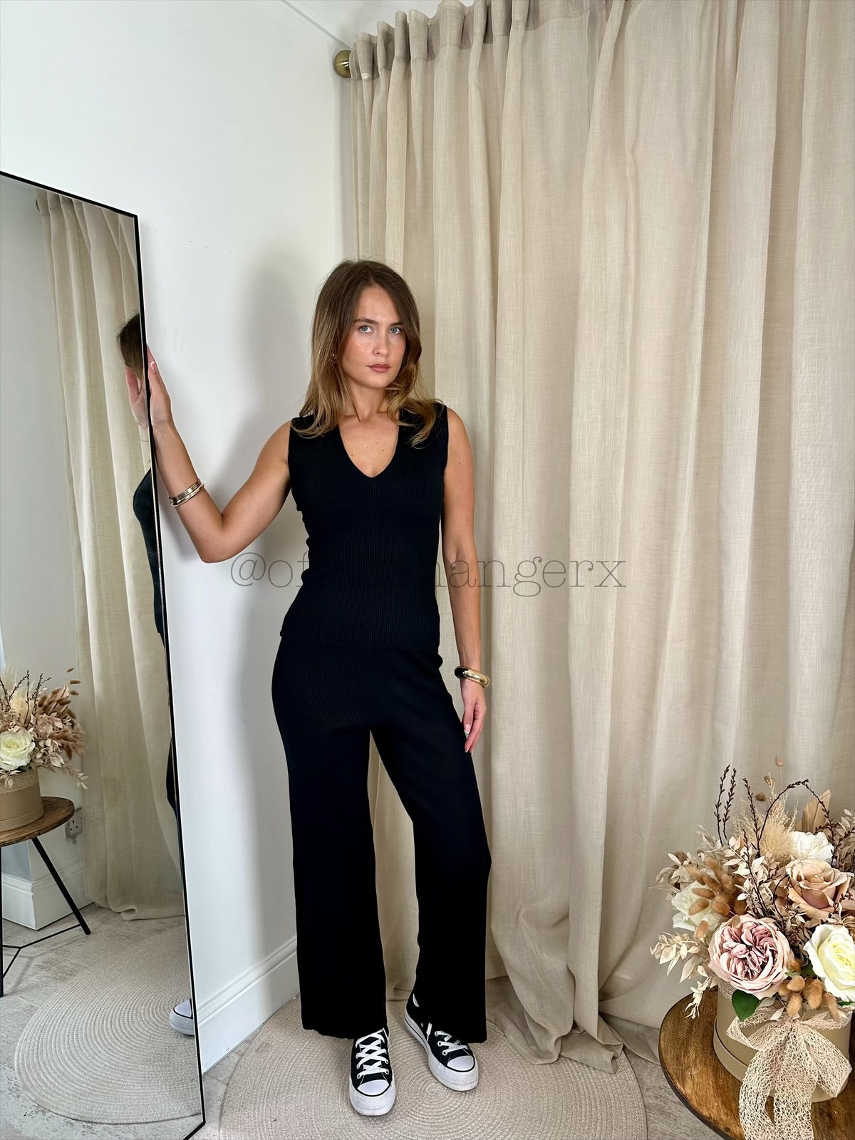 ALEXANDRA RIBBED V-NECK LOUNGEWEAR