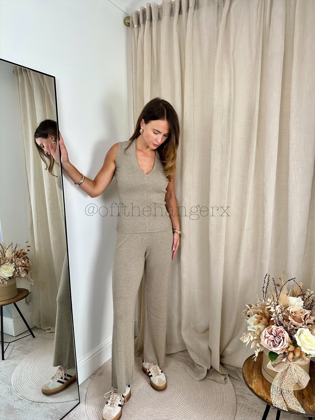 ALEXANDRA RIBBED V-NECK LOUNGEWEAR