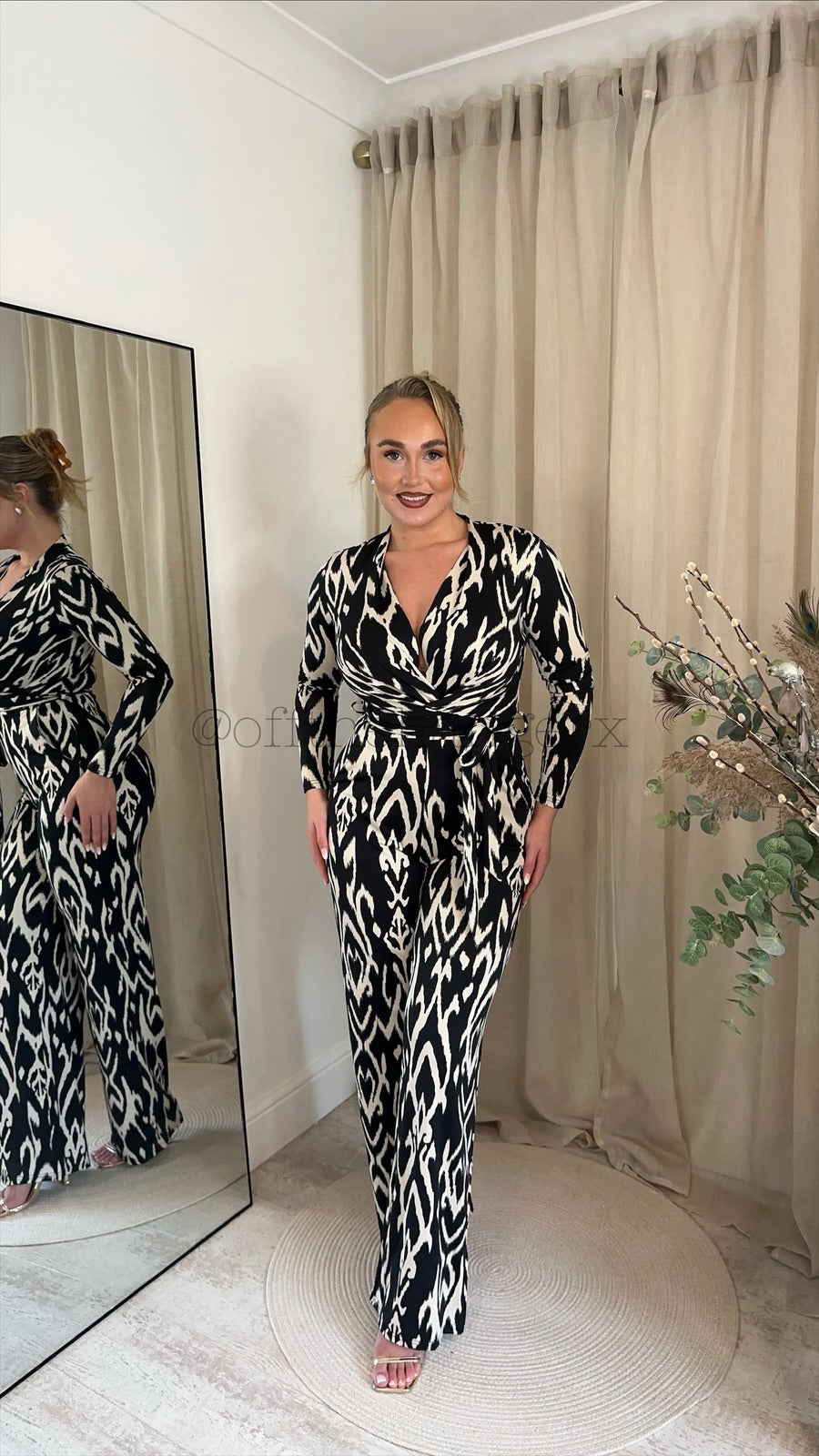 HELENA SLINKY V-NECK JUMPSUIT