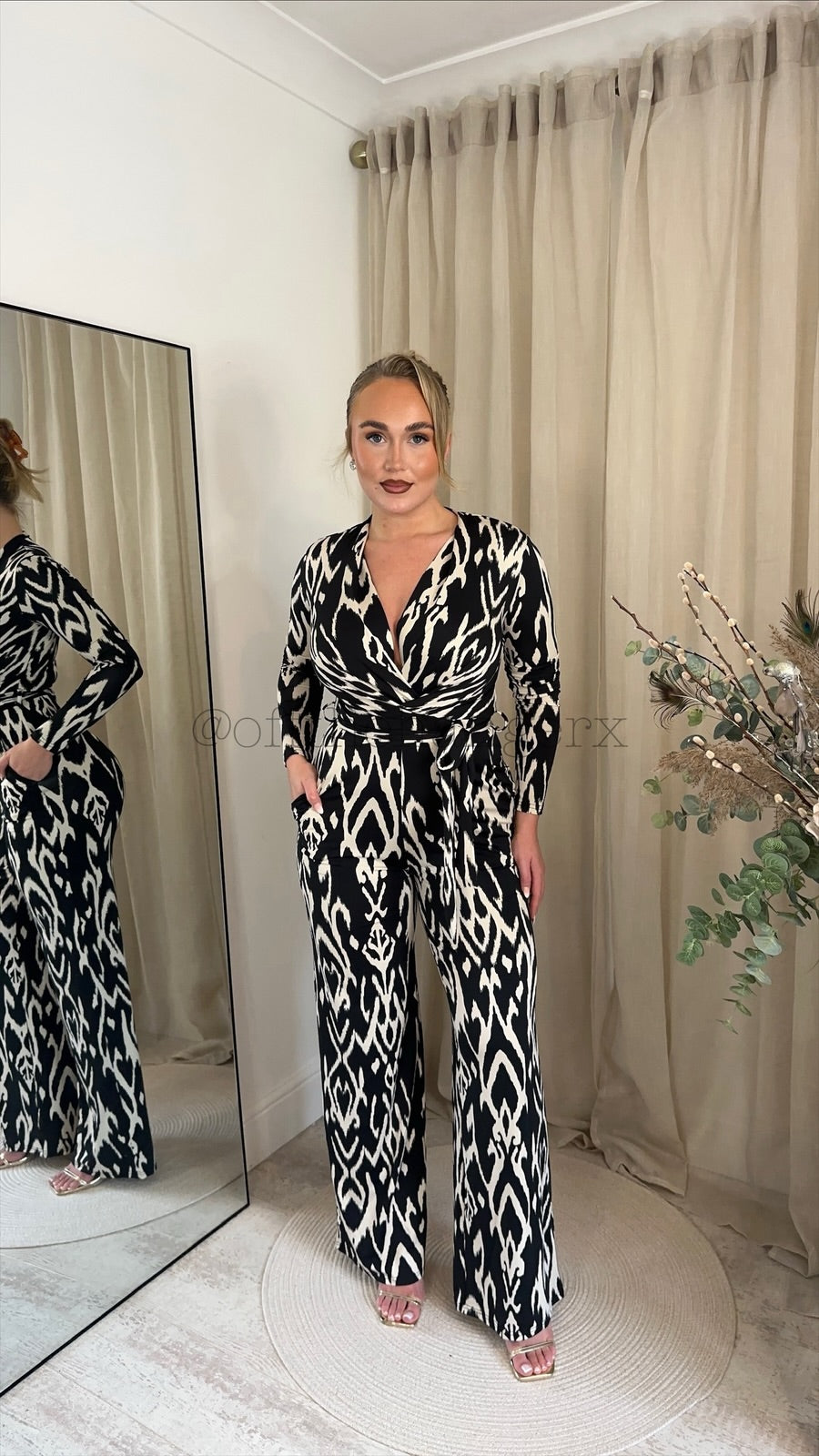 HELENA SLINKY V-NECK JUMPSUIT
