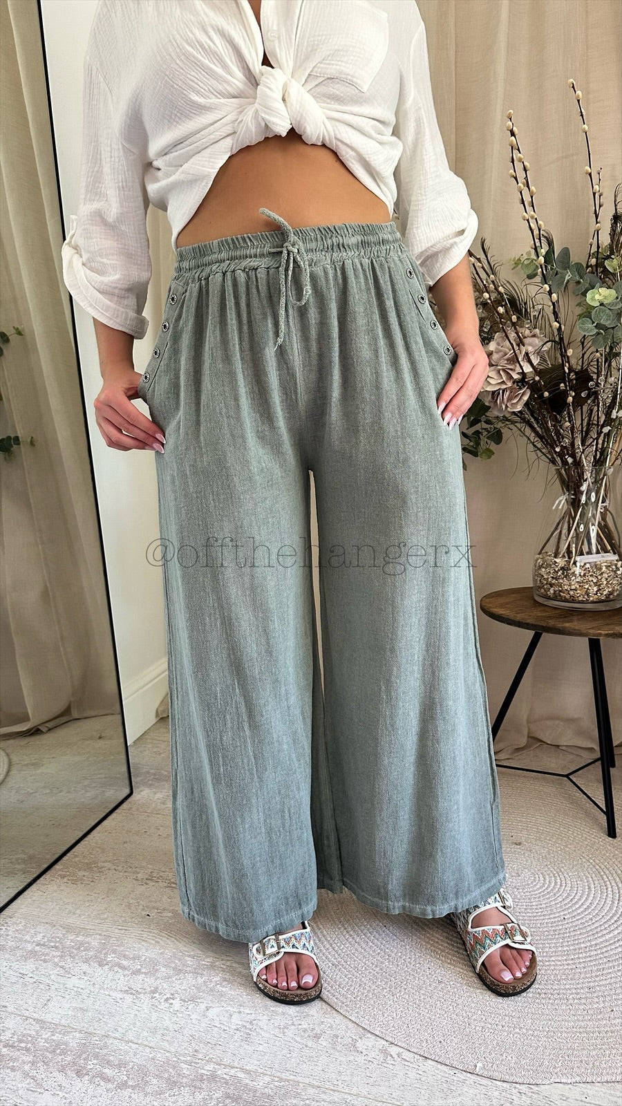 CLEO LINEN BUTTON DETAIL FLARE TROUSERS