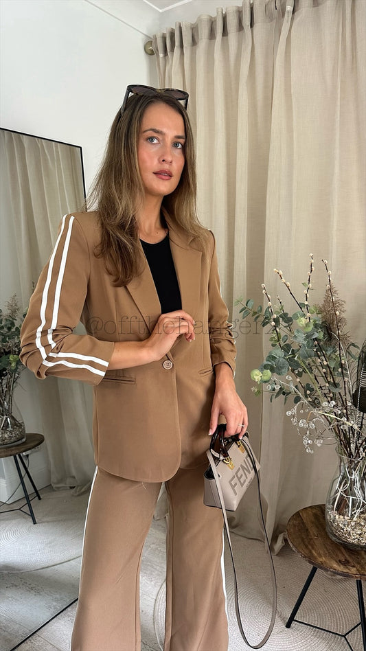 PENELOPE STRIPE RUCHED ARM BLAZER